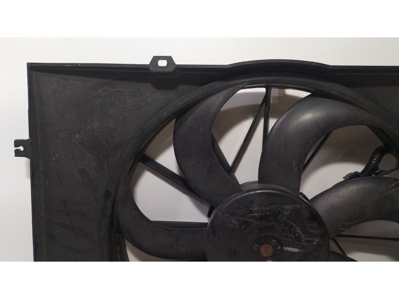 Recambio de electroventilador para hyundai tucson (jm) 2.0 crdi referencia OEM IAM 253802EXXX  