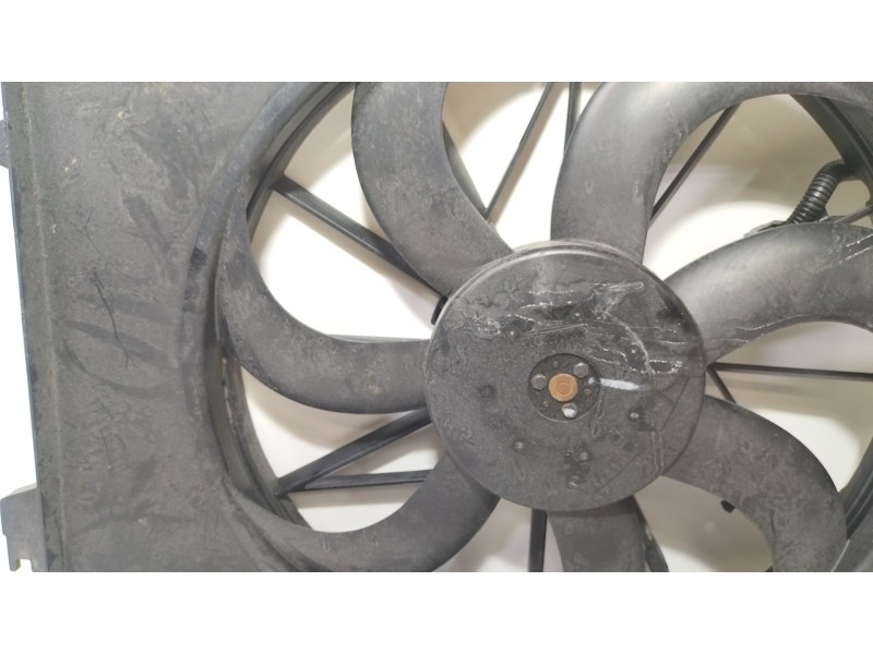 Recambio de electroventilador para hyundai tucson (jm) 2.0 crdi referencia OEM IAM 253802EXXX  