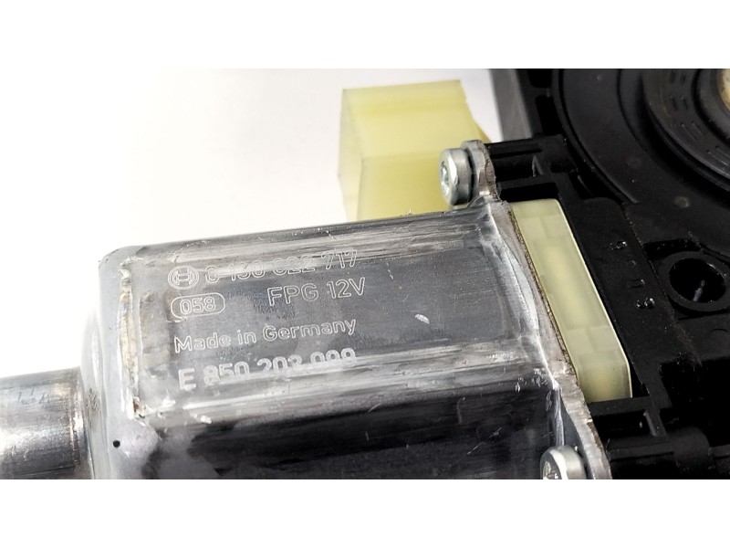 Recambio de motor elevalunas delantero izquierdo para seat leon st (5f8) 1.0 tsi referencia OEM IAM 5Q0959801B  