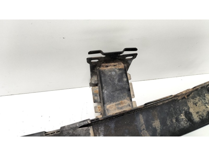 Recambio de refuerzo paragolpes delantero para land rover discovery iv (l319) 3.0 sdv6 4x4 referencia OEM IAM AH2213D020AA  