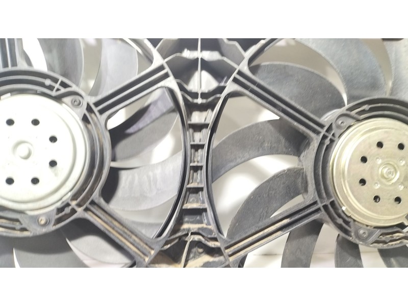 Recambio de electroventilador para chrysler voyager (rg) 2.5 crd grand voyager limited referencia OEM IAM MC1211868911P  