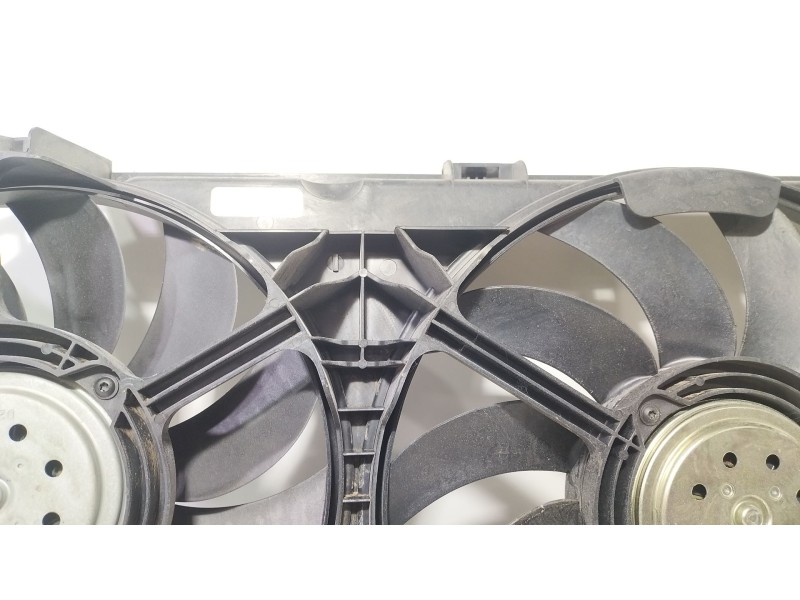 Recambio de electroventilador para chrysler voyager (rg) 2.5 crd grand voyager limited referencia OEM IAM MC1211868911P  