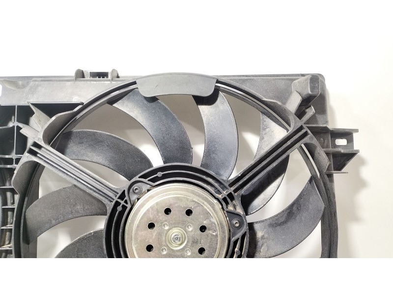 Recambio de electroventilador para chrysler voyager (rg) 2.5 crd grand voyager limited referencia OEM IAM MC1211868911P  