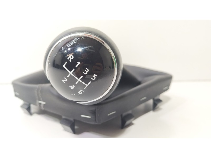 Recambio de pomo palanca cambio para seat leon st (5f8) 1.0 tsi referencia OEM IAM 5F1711113AK  