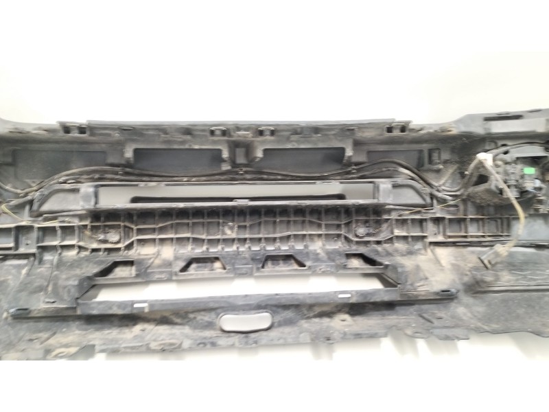 Recambio de paragolpes delantero para land rover discovery iv (l319) 3.0 sdv6 4x4 referencia OEM IAM LR058014  