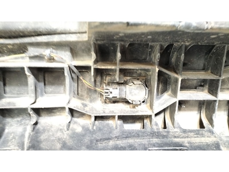 Recambio de paragolpes delantero para land rover discovery iv (l319) 3.0 sdv6 4x4 referencia OEM IAM LR058014  