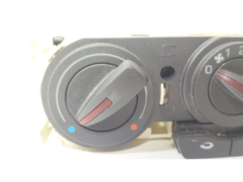 Recambio de mando climatizador para seat ibiza iv st (6j8, 6p8) 1.2 tsi referencia OEM IAM 6J0820045A  