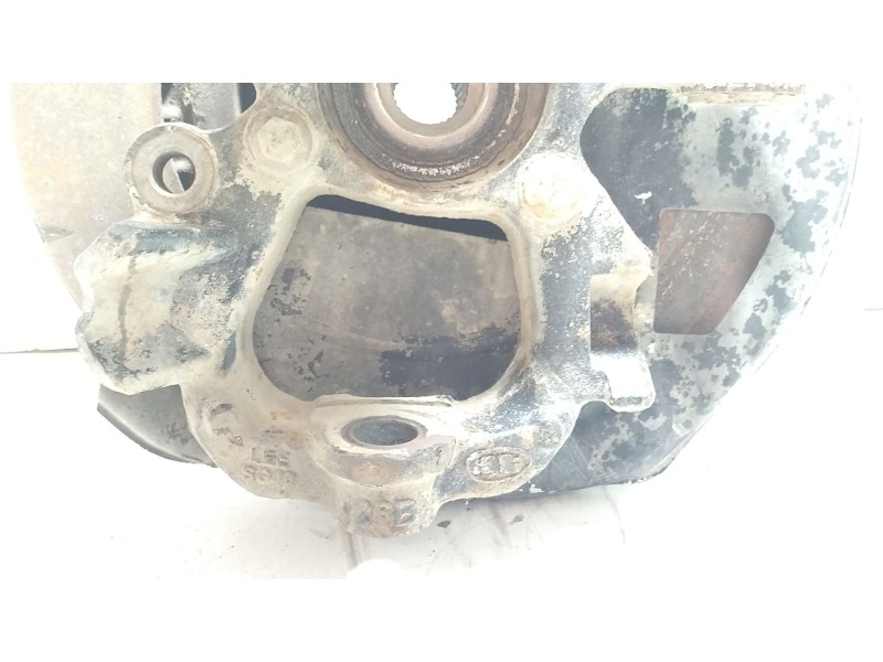 Recambio de mangueta delantera izquierda para land rover discovery iv (l319) 3.0 sdv6 4x4 referencia OEM IAM LR056469  