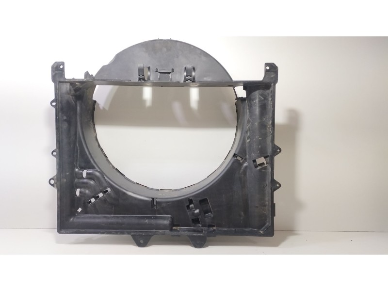 Recambio de envolvente electroventilador para land rover discovery iv (l319) 3.0 sdv6 4x4 referencia OEM IAM AH328K619AC  