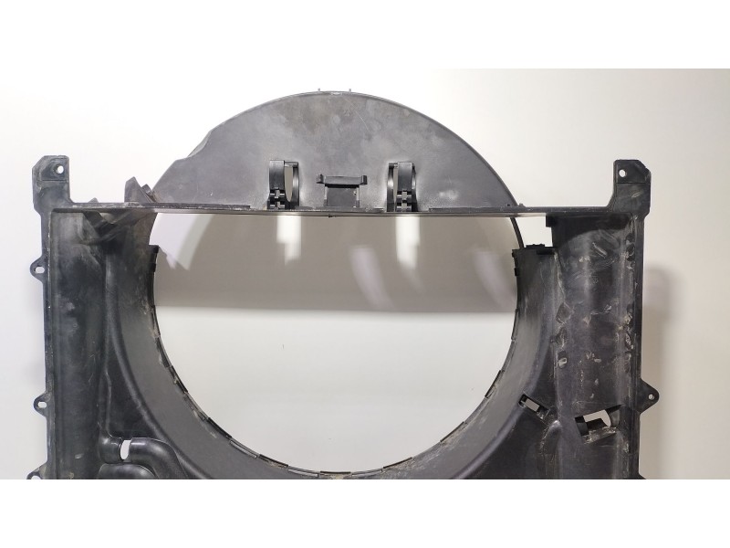 Recambio de envolvente electroventilador para land rover discovery iv (l319) 3.0 sdv6 4x4 referencia OEM IAM AH328K619AC  