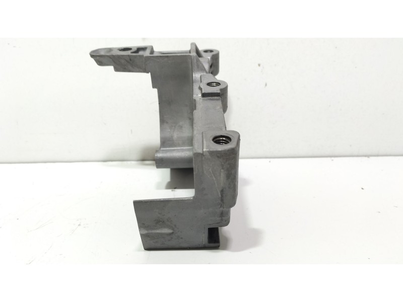 Recambio de soporte motor para renault scenic ii 1.5 dci diesel referencia OEM IAM 8200871583  