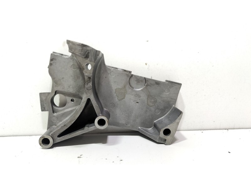 Recambio de soporte motor para renault scenic ii 1.5 dci diesel referencia OEM IAM 8200871583  
