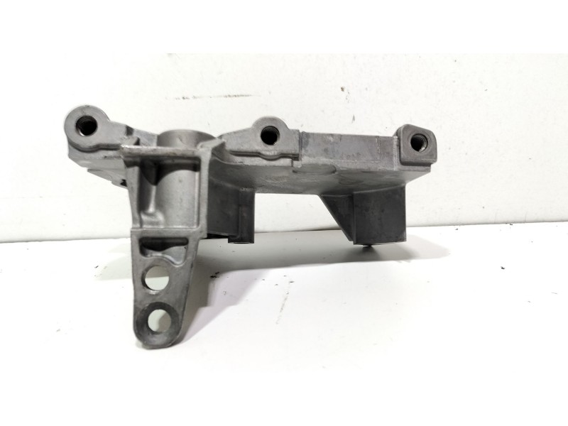 Recambio de soporte motor para renault scenic ii 1.5 dci diesel referencia OEM IAM 8200871583  