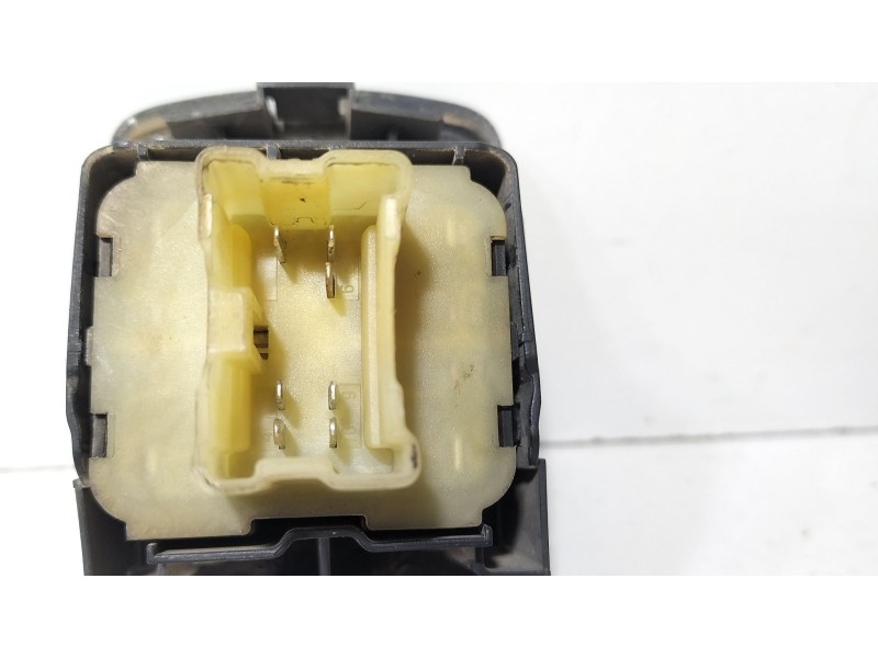 Recambio de mando elevalunas delantero izquierdo para renault kangoo / grand kangoo ii (kw0/1_) 1.5 dci 70 (kw0v, kw0a) referenc
