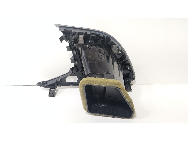 Recambio de rejilla aireadora para seat leon st (5f8) 1.0 tsi referencia OEM IAM 5F1820901D  