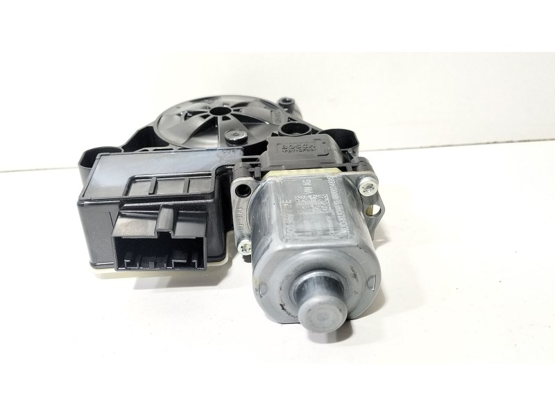 Recambio de motor elevalunas trasero derecho para seat leon st (5f8) 1.0 tsi referencia OEM IAM 5Q0959812E  