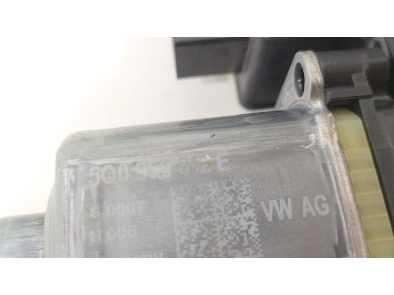 Recambio de motor elevalunas trasero derecho para seat leon st (5f8) 1.0 tsi referencia OEM IAM 5Q0959812E  