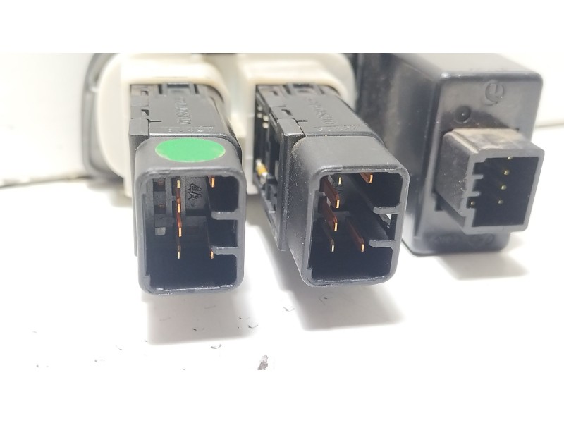 Recambio de interruptor para kia sportage ii (je_, km_) 2.0 crdi 4wd referencia OEM IAM 202002962  