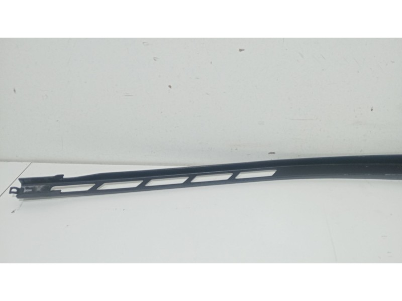 Recambio de brazo limpia delantero derecho para audi a3 (8p1) 1.6 tdi referencia OEM IAM 8P1955408A  
