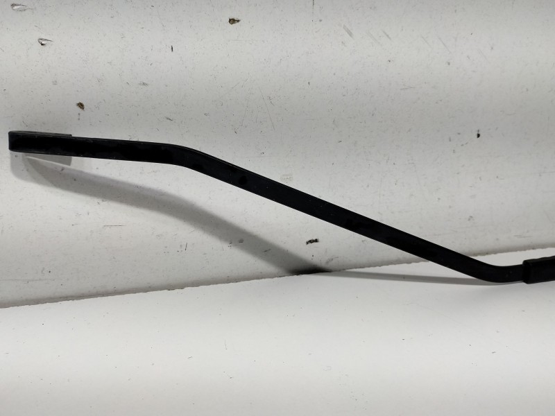 Recambio de brazo limpia delantero derecho para peugeot 306 (7b, n3, n5) 1.9 sld referencia OEM IAM 4213 Bosch  