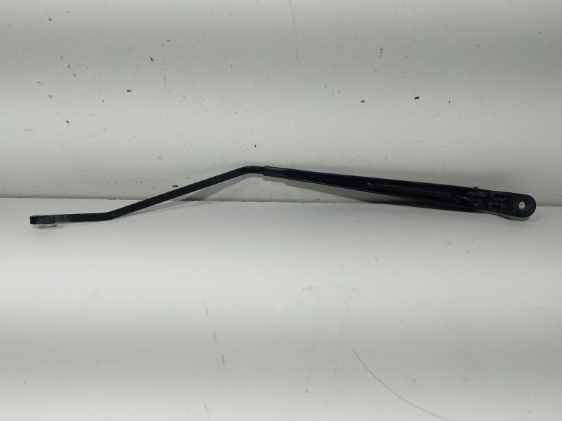 Recambio de brazo limpia delantero derecho para peugeot 306 (7b, n3, n5) 1.9 sld referencia OEM IAM 4213 Bosch  