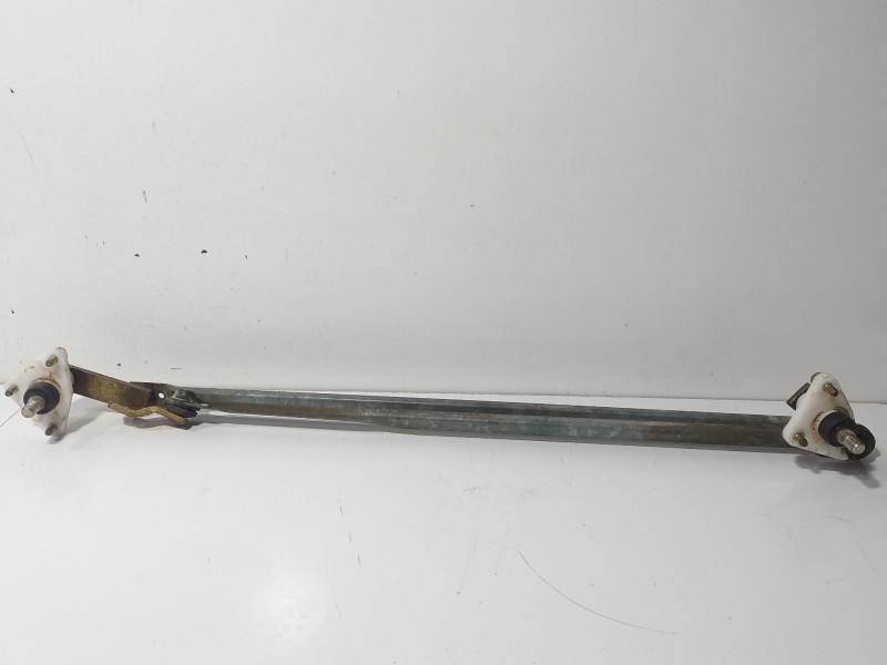 Recambio de brazo limpia delantero derecho para nissan terrano ii (r20) 3.0 di 4wd referencia OEM IAM TERRANO II (R20) 2.7 TDi 4