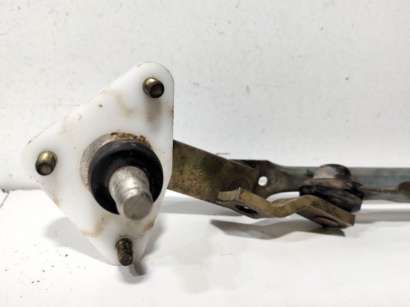 Recambio de brazo limpia delantero derecho para nissan terrano ii (r20) 3.0 di 4wd referencia OEM IAM TERRANO II (R20) 2.7 TDi 4