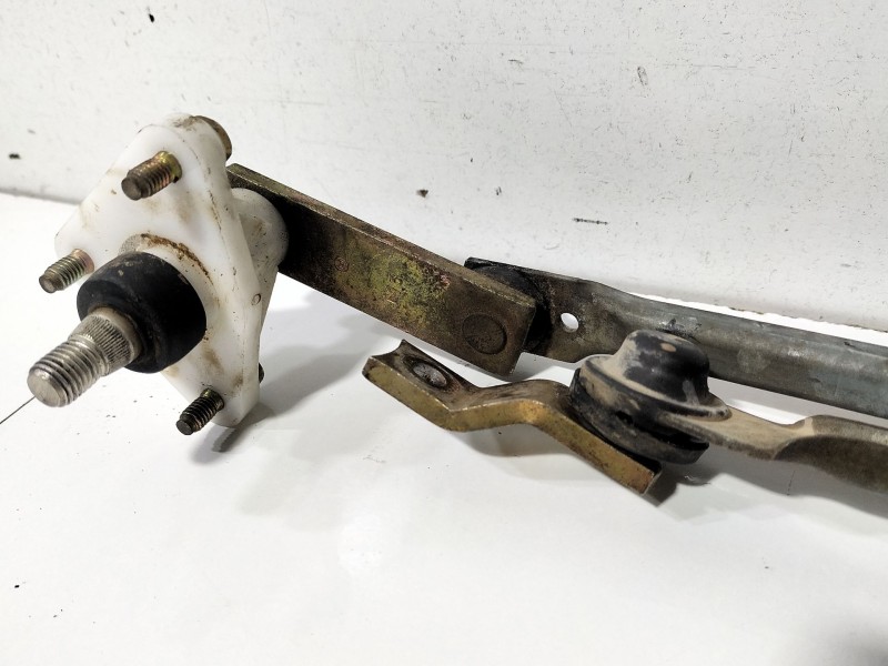Recambio de brazo limpia delantero derecho para nissan terrano ii (r20) 3.0 di 4wd referencia OEM IAM TERRANO II (R20) 2.7 TDi 4