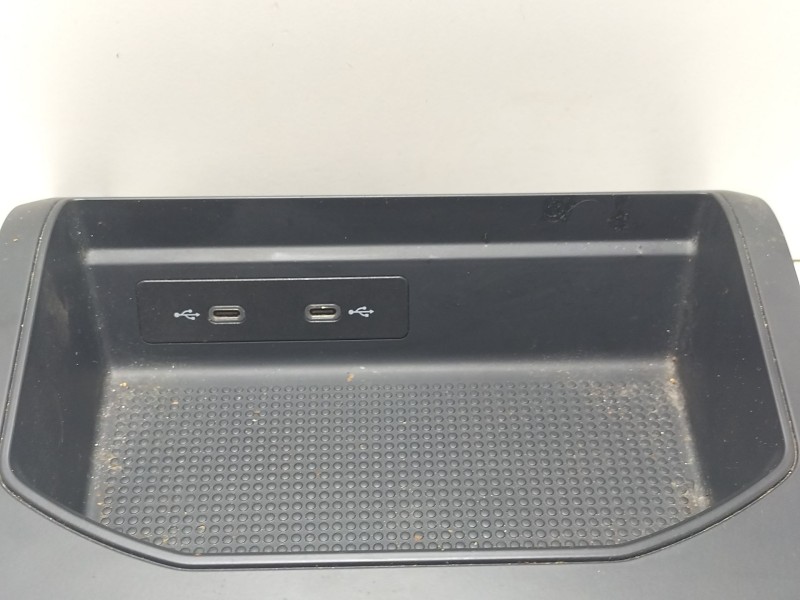 Recambio de consola central para seat ibiza v (kj1, kjg) 1.0 mpi referencia OEM IAM 6F0863283  