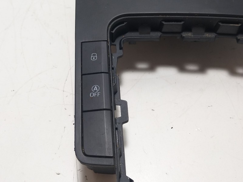 Recambio de consola central para seat ibiza v (kj1, kjg) 1.0 mpi referencia OEM IAM 6F0863283  