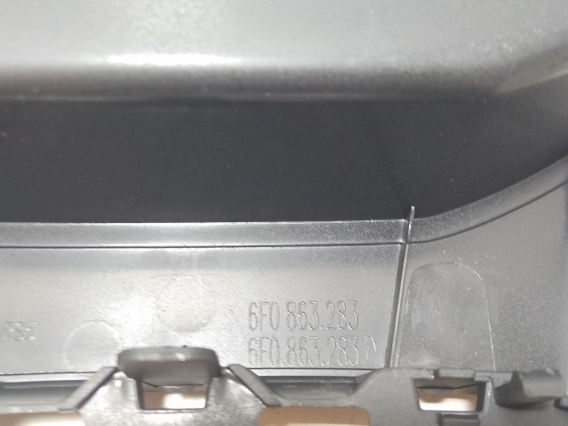Recambio de consola central para seat ibiza v (kj1, kjg) 1.0 mpi referencia OEM IAM 6F0863283  