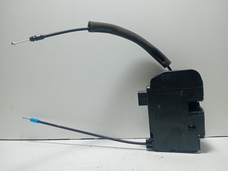 Recambio de cerradura puerta lateral derecha para iveco daily v autobús 50c15 referencia OEM IAM 5801556828  