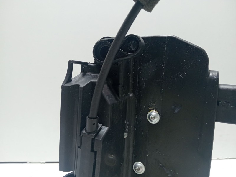 Recambio de cerradura puerta lateral derecha para iveco daily v autobús 50c15 referencia OEM IAM 5801556828  