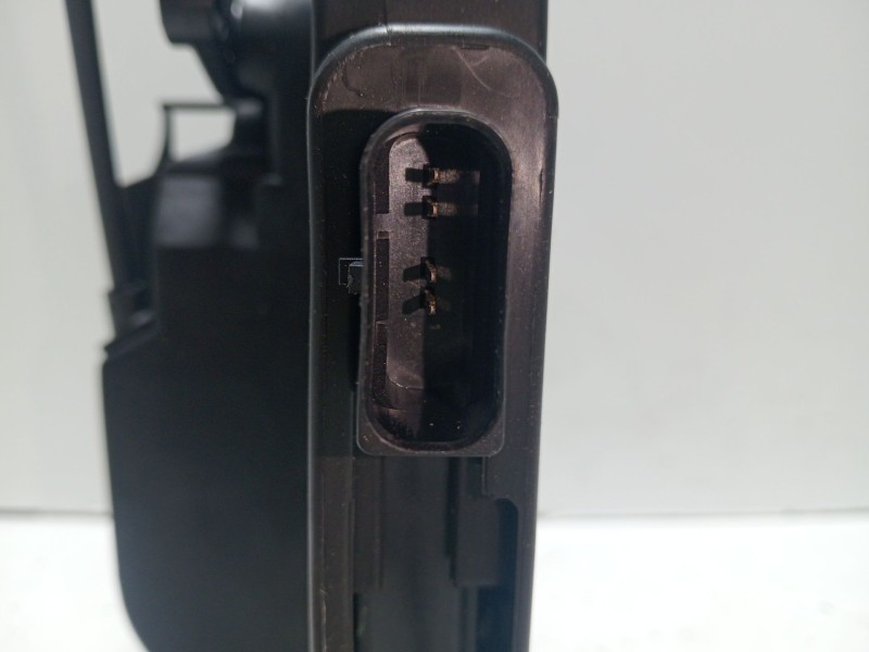 Recambio de cerradura puerta lateral derecha para iveco daily v autobús 50c15 referencia OEM IAM 5801556828  