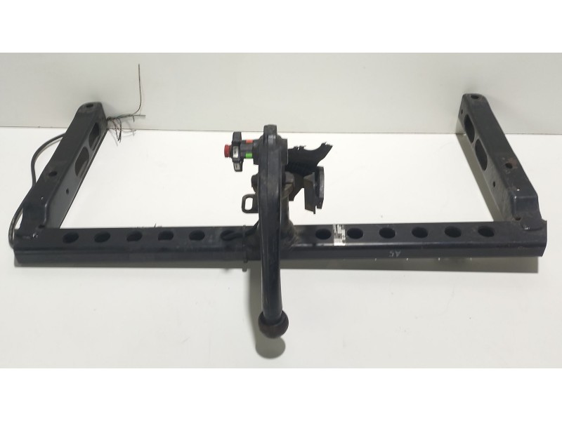 Recambio de enganche remolque para audi a5 (8t3) 2.0 tdi referencia OEM IAM 8K0002W  