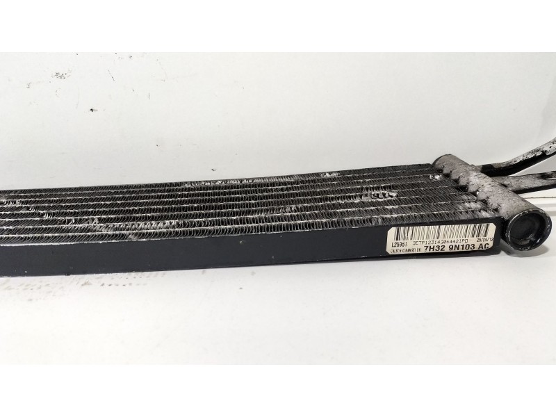 Recambio de radiador aceite para land rover discovery iv (l319) 3.0 sdv6 4x4 referencia OEM IAM 7H329N103AC  