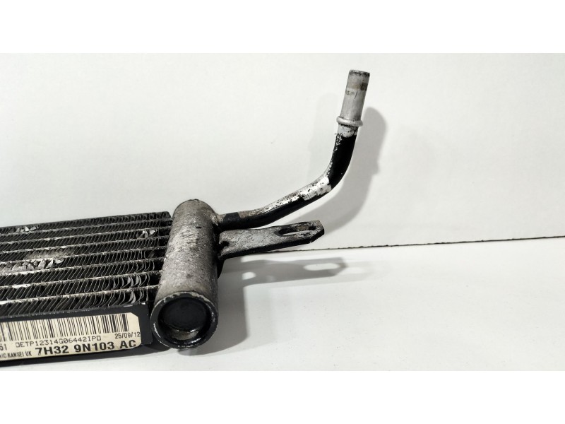 Recambio de radiador aceite para land rover discovery iv (l319) 3.0 sdv6 4x4 referencia OEM IAM 7H329N103AC  