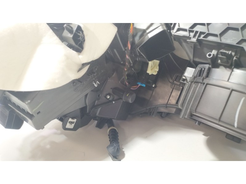 Recambio de mueble de calefaccion para seat leon st (5f8) 1.0 tsi referencia OEM IAM 5Q1816005AD  