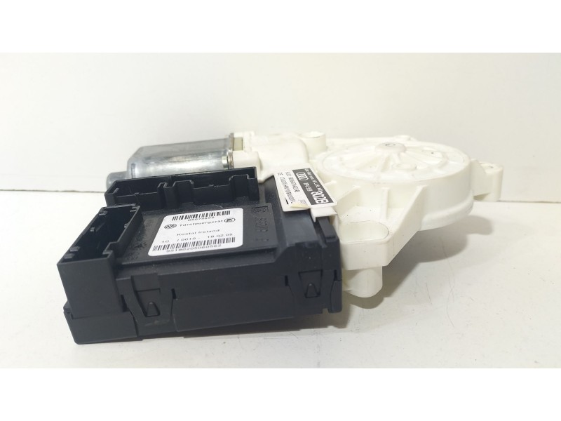 Recambio de motor elevalunas trasero derecho para audi a3 sportback (8p) 1.6 ambiente referencia OEM IAM 8P4959802B  