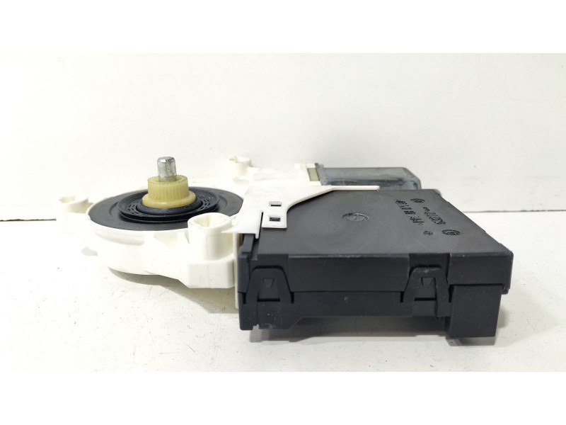 Recambio de motor elevalunas trasero derecho para audi a3 sportback (8p) 1.6 ambiente referencia OEM IAM 8P4959802B  