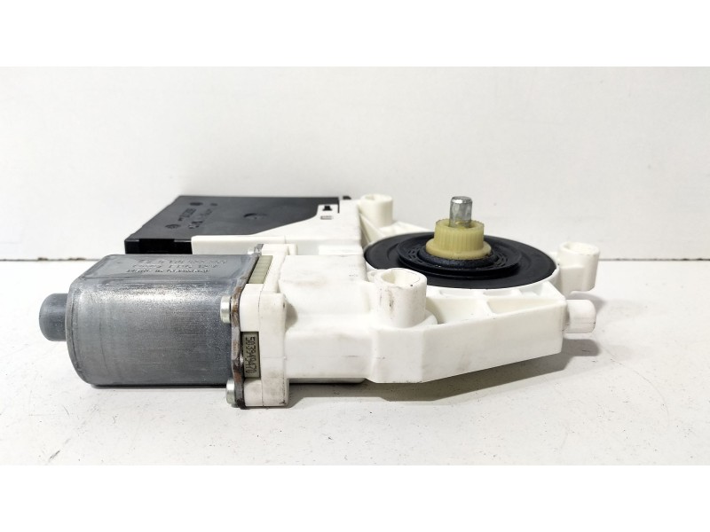 Recambio de motor elevalunas trasero derecho para audi a3 sportback (8p) 1.6 ambiente referencia OEM IAM 8P4959802B  