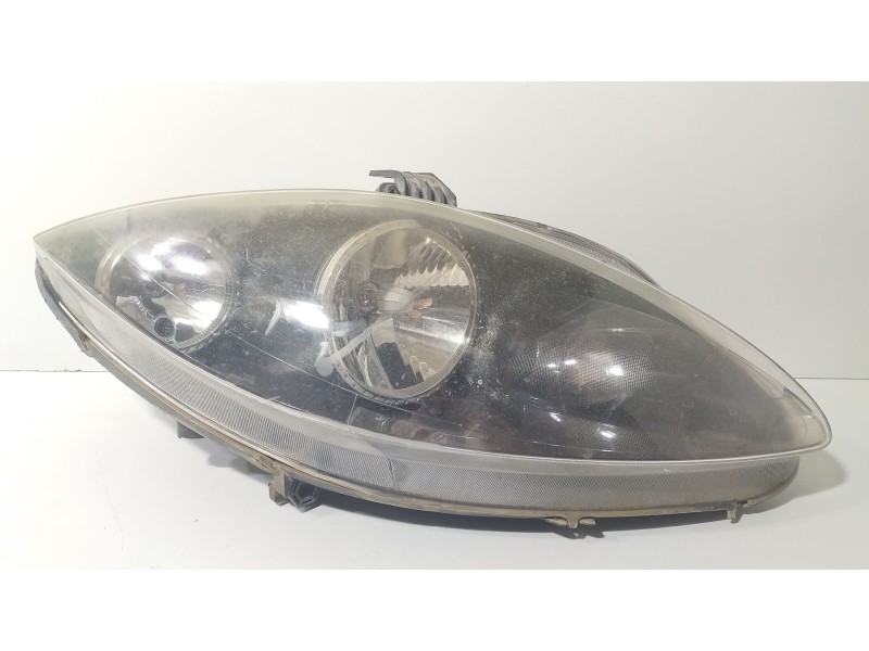 Recambio de faro derecho para seat leon (1p1) 2.0 tdi 16v referencia OEM IAM 5P1941006A  