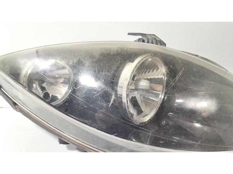 Recambio de faro derecho para seat leon (1p1) 2.0 tdi 16v referencia OEM IAM 5P1941006A  