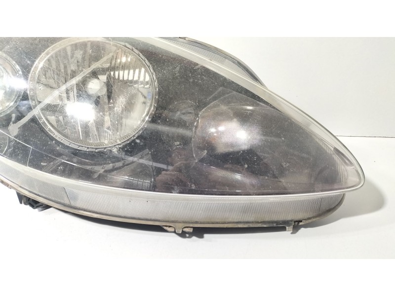Recambio de faro derecho para seat leon (1p1) 2.0 tdi 16v referencia OEM IAM 5P1941006A  
