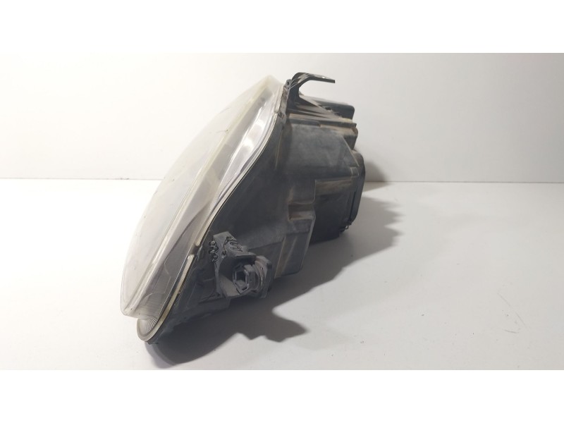 Recambio de faro derecho para seat leon (1p1) 2.0 tdi 16v referencia OEM IAM 5P1941006A  