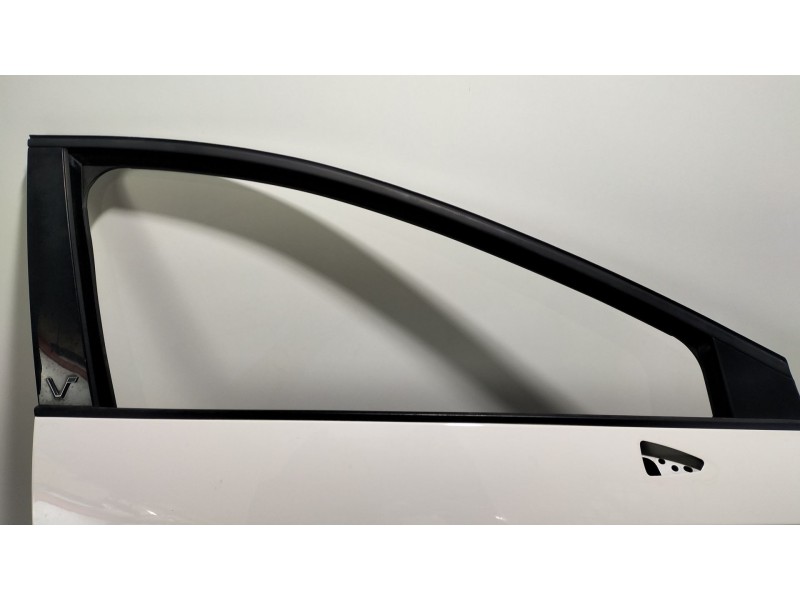 Recambio de puerta delantera derecha para seat leon st (5f8) 1.0 tsi referencia OEM IAM 5F4831056A  