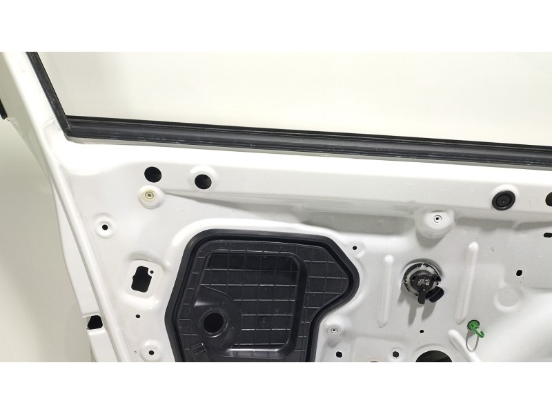 Recambio de puerta delantera izquierda para seat leon st (5f8) 1.0 tsi referencia OEM IAM 5F4831055A  