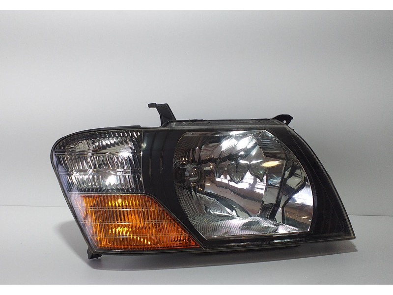 Recambio de faro derecho para mitsubishi montero (v60/v70) 3.2 di-d instyle (3-ptas.) referencia OEM IAM 10087419 73795 R
