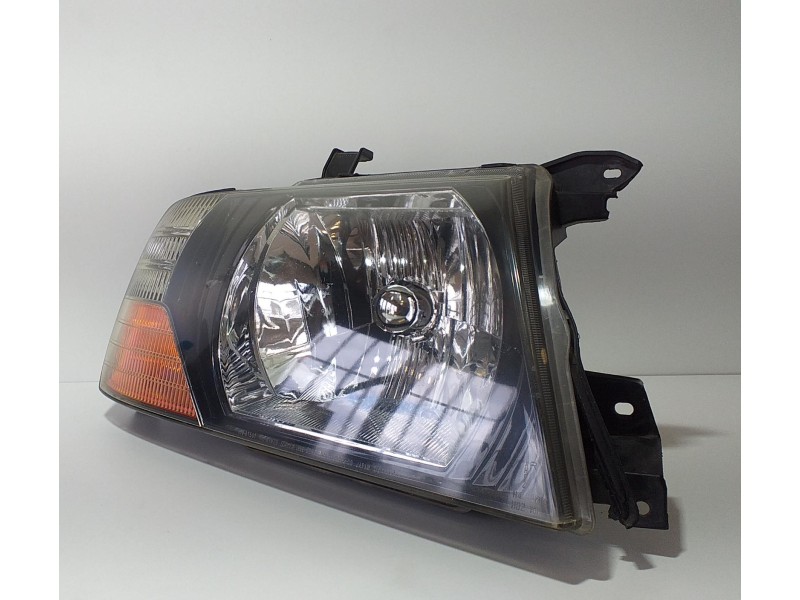 Recambio de faro derecho para mitsubishi montero (v60/v70) 3.2 di-d instyle (3-ptas.) referencia OEM IAM 10087419 73795 R