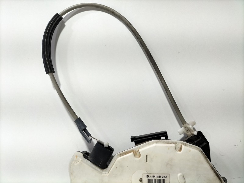 Recambio de cerradura puerta delantera derecha para seat ibiza iv sc (6j1, 6p5) 1.4 tdi referencia OEM IAM 5N1837016A  
